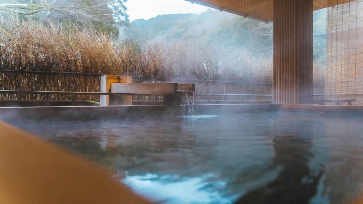 Pelle da Onsen: la nuova ossessione skincare per una luminosità profonda e naturale
