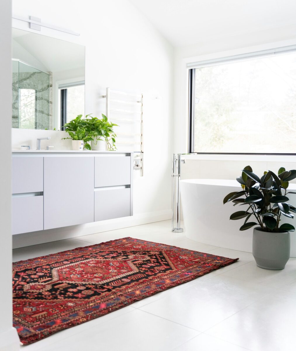 Quando il tappeto ridefinisce gli spazi con stile e carattere: 6 interior design a cui ispirarti