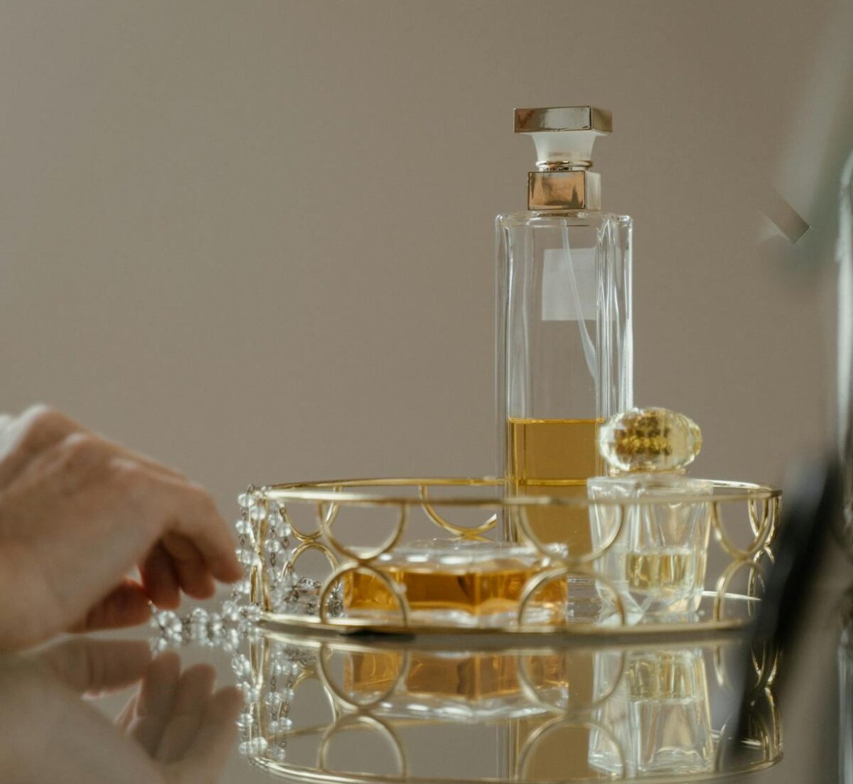 Organizzare i cosmetici in bagno: soluzioni eleganti e pratiche per tenere in ordine i tuoi prodotti