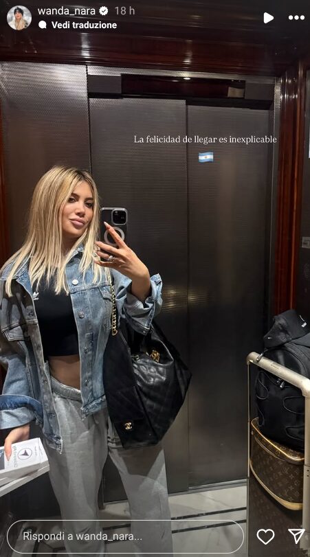 Wanda Nara, Look sporty-chic con la borsa che vale quasi 6 mila euro! Wanda Nara, Look sporty-chic con la borsa che vale quasi 6 mila euro!