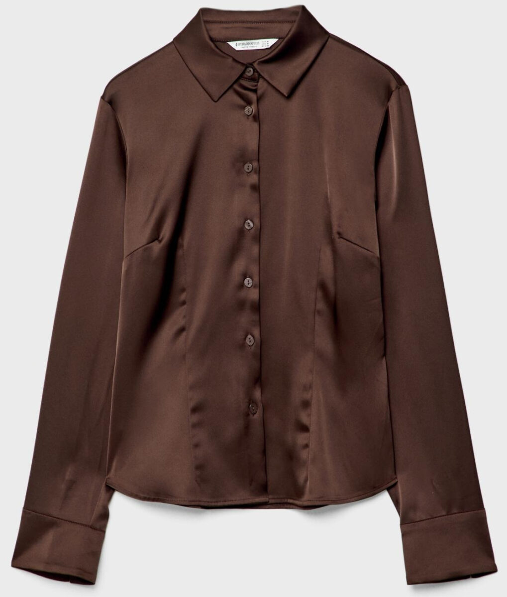 Il grande ritorno delle camicie attillate: il must have dell’autunno