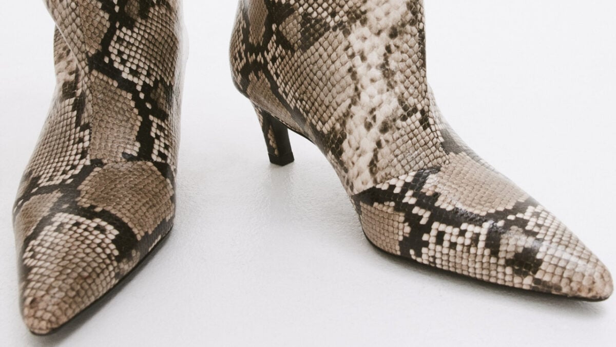 È tornata la stagione degli ankle boots con tacco: ecco i must glam del momento…