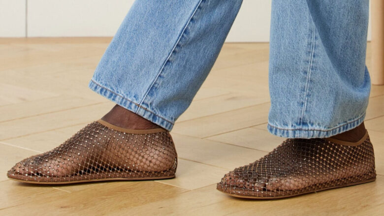 Trend Alert! Le ballerine a rete sono il must have (anche) dell’Autunno 2025