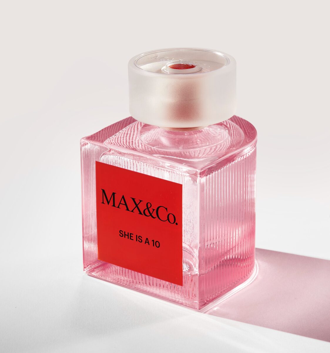 Nasce la prima collezione di Fragranza Max&C0. Qui i dettagli… Nasce la prima collezione di Fragranza Max&C0. Qui i dettagli…