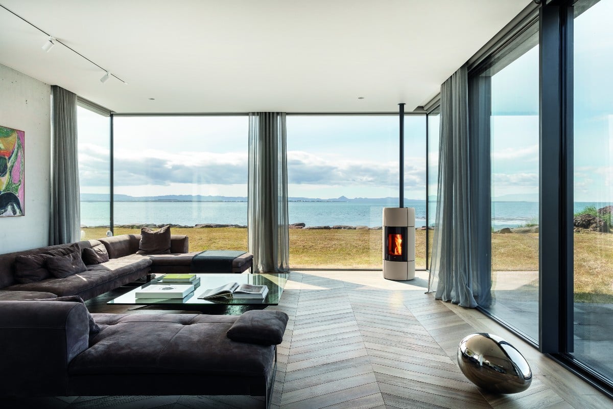 MCZ presenta tre nuove stufe a pellet: design, efficienza e sostenibilità per l’inverno 2025