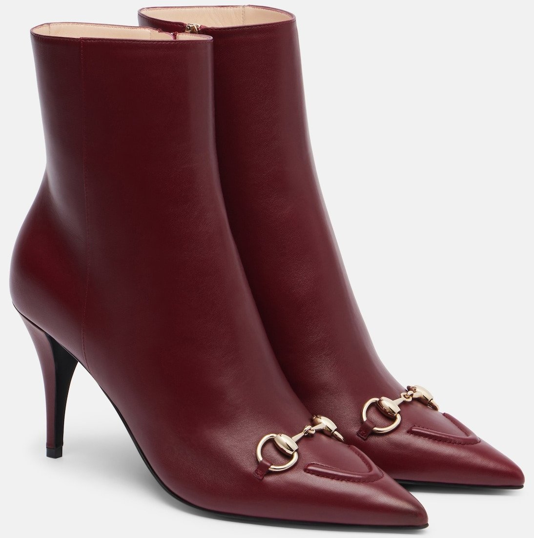 È tornata la stagione degli ankle boots con tacco: ecco i must glam del momento…