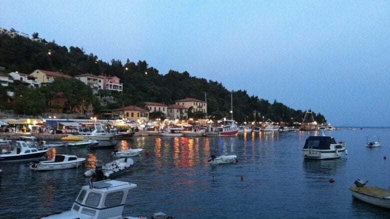 Ecco perché partire verso Rabac in Croazia: la meta ideale per un’ultima vacanza al mare