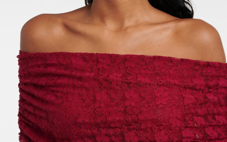 Top in pizzo: il tocco sexy e glam per i tuoi look autunnali