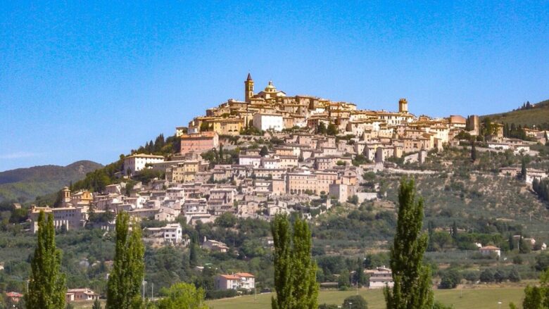 Viaggio a Trevi, una città umbra che riporta indietro nel tempo