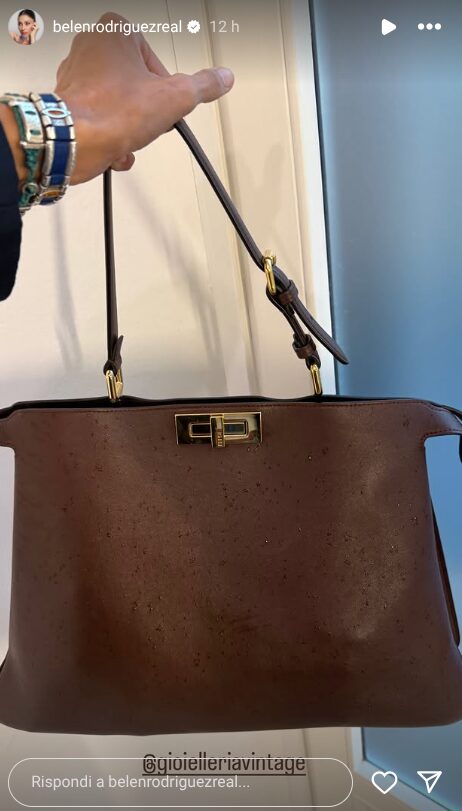 Belen Rodriguez mostra sui social il suo ultimo acquisto luxury che vale circa 5 mila euro! Belen Rodriguez mostra sui social il suo ultimo acquisto luxury che vale circa 5 mila euro!