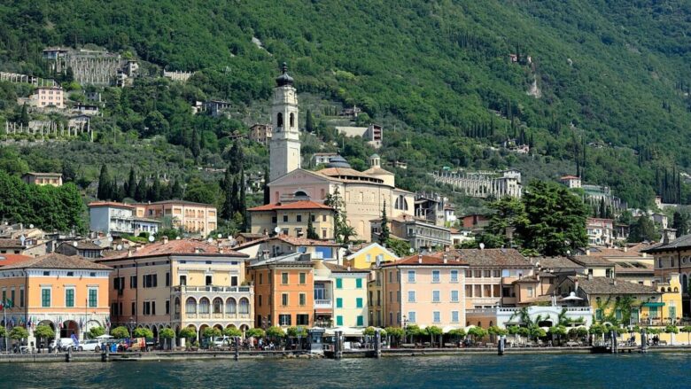 Ecco un borgo sul Lago di Garda da scoprire in queste settimane settembrine