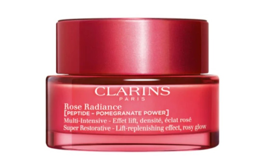 E’ il segreto delle over 50: la Crema viso rosa che cura e illumina all’istante l’incarnato E’ il segreto delle over 50: la Crema viso rosa che cura e illumina all’istante l’incarnato