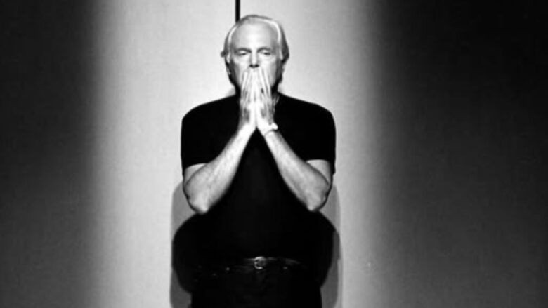 Addio a Giorgio Armani: da Julia Roberts a Demi Moore fino ad Anne Hathaway, il ricordo delle star di Hollywood sui social