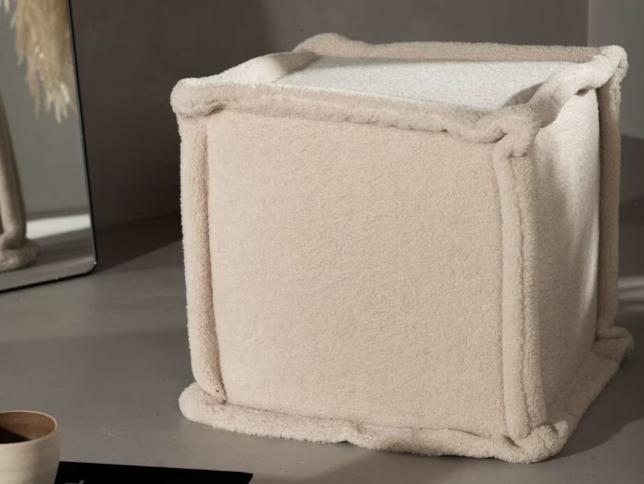 6 Pouf originali firmati H&M: un tocco di stile unico per la tua casa!