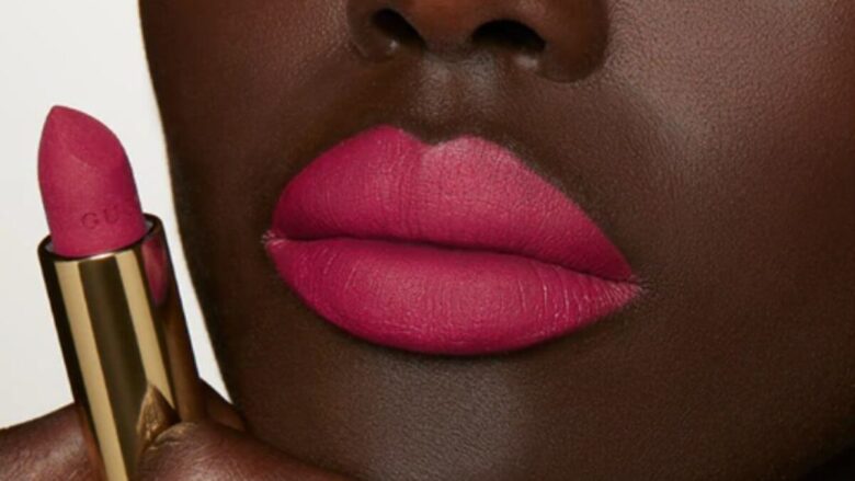 I Rossetti magenta per un Make Up Labbra intenso e sensuale