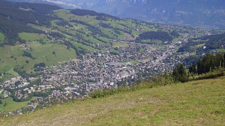 Questo villaggio francese ai piedi del Monte Bianco è la meta perfetta per una gita di settembre