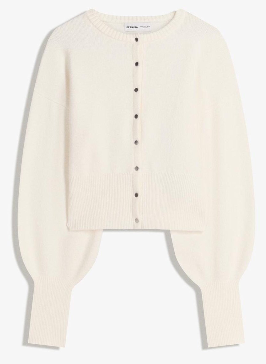 Scommettiamo che questi cardigan aderenti vi faranno perdere la testa? Scommettiamo che questi cardigan aderenti vi faranno perdere la testa?