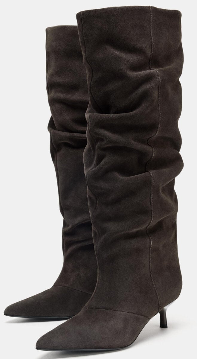 5 Stivali scamosciati con tacco da sfoggiare questo Autunno 5 Stivali scamosciati con tacco da sfoggiare questo Autunno
