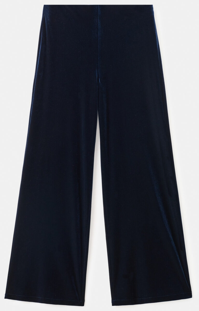 I pantaloni di velluto sono il trend glam chic del momento I pantaloni di velluto sono il trend glam chic del momento