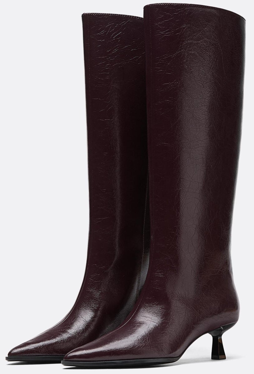 Gli stivali kitten heel si confermano le scarpe più glam (e sexy) della mezza stagione
