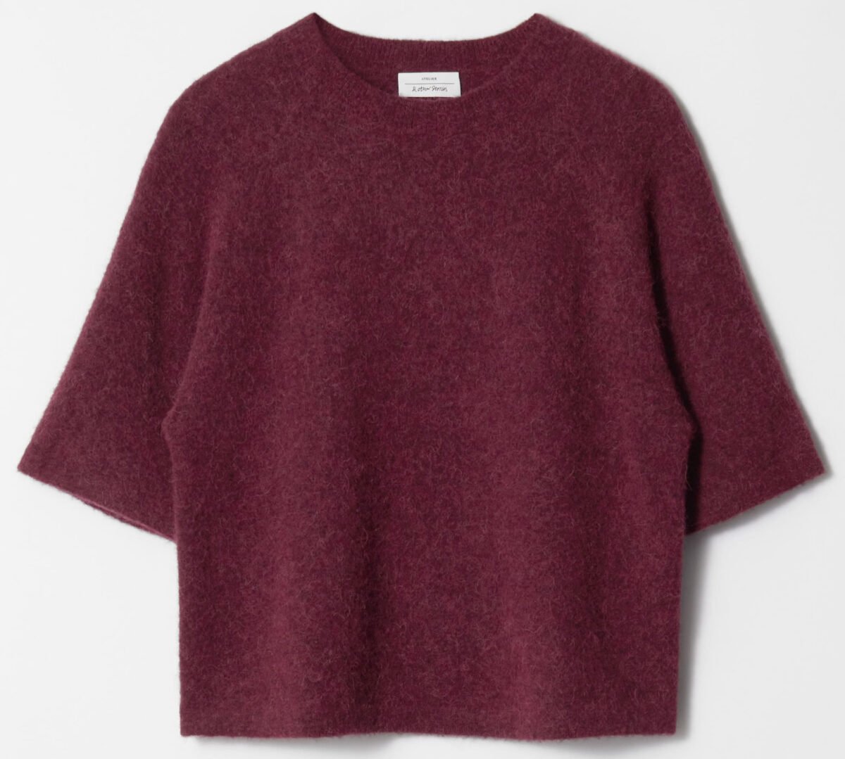 Sono i pullover a mezze maniche il capo chiave della mezza stagione