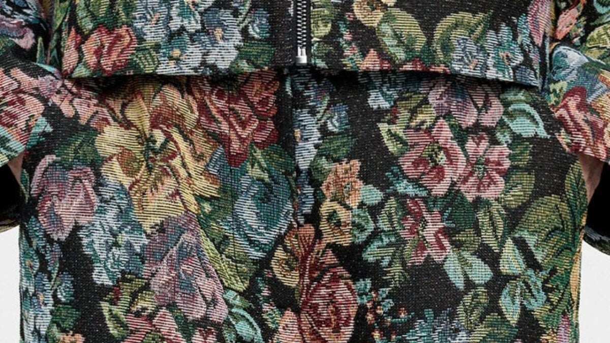 La stampa floreale conquista anche l’Autunno: il trend che non passa mai di moda