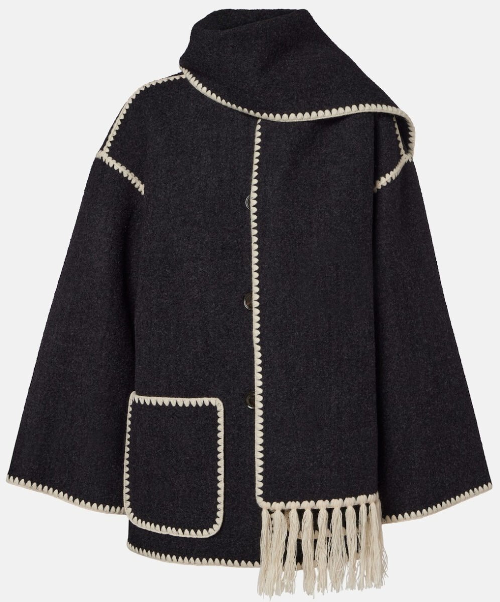 I capispalla con sciarpa sono il trend comfy chic (anche) dell’Autunno 2025 I capispalla con sciarpa sono il trend comfy chic (anche) dell’Autunno 2025