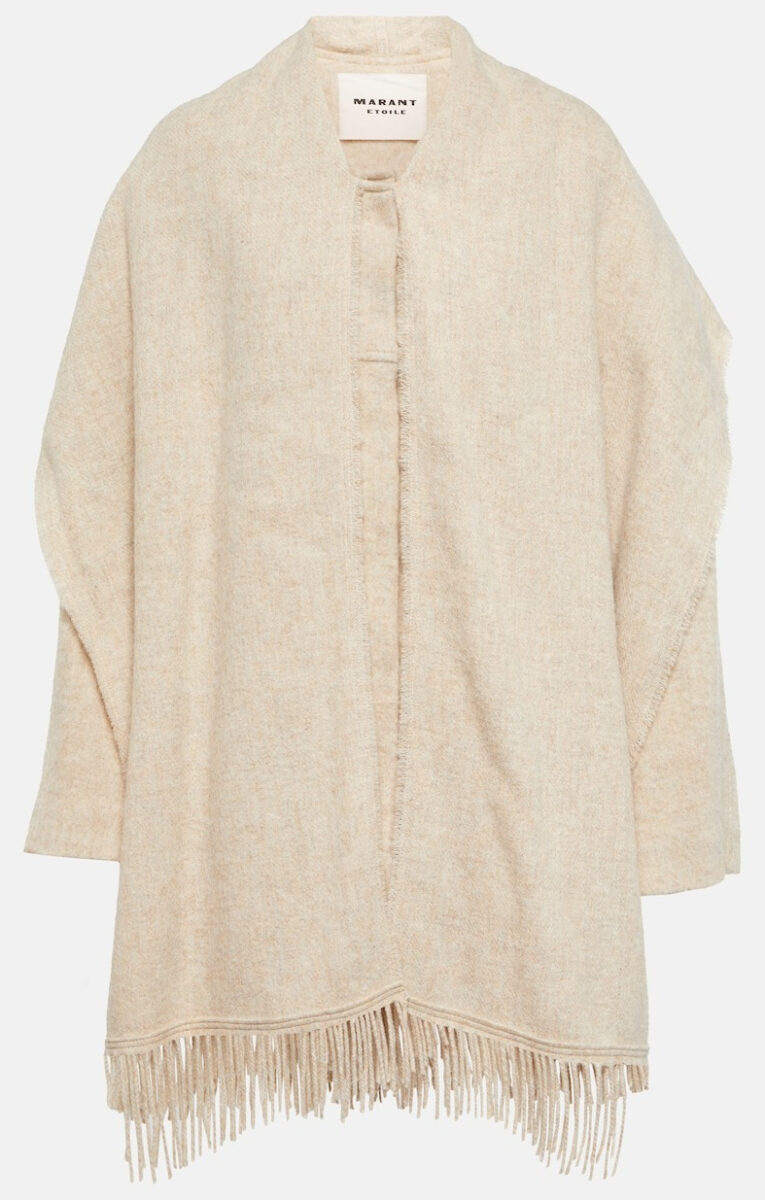 I capispalla con sciarpa sono il trend comfy chic (anche) dell’Autunno 2025 I capispalla con sciarpa sono il trend comfy chic (anche) dell’Autunno 2025