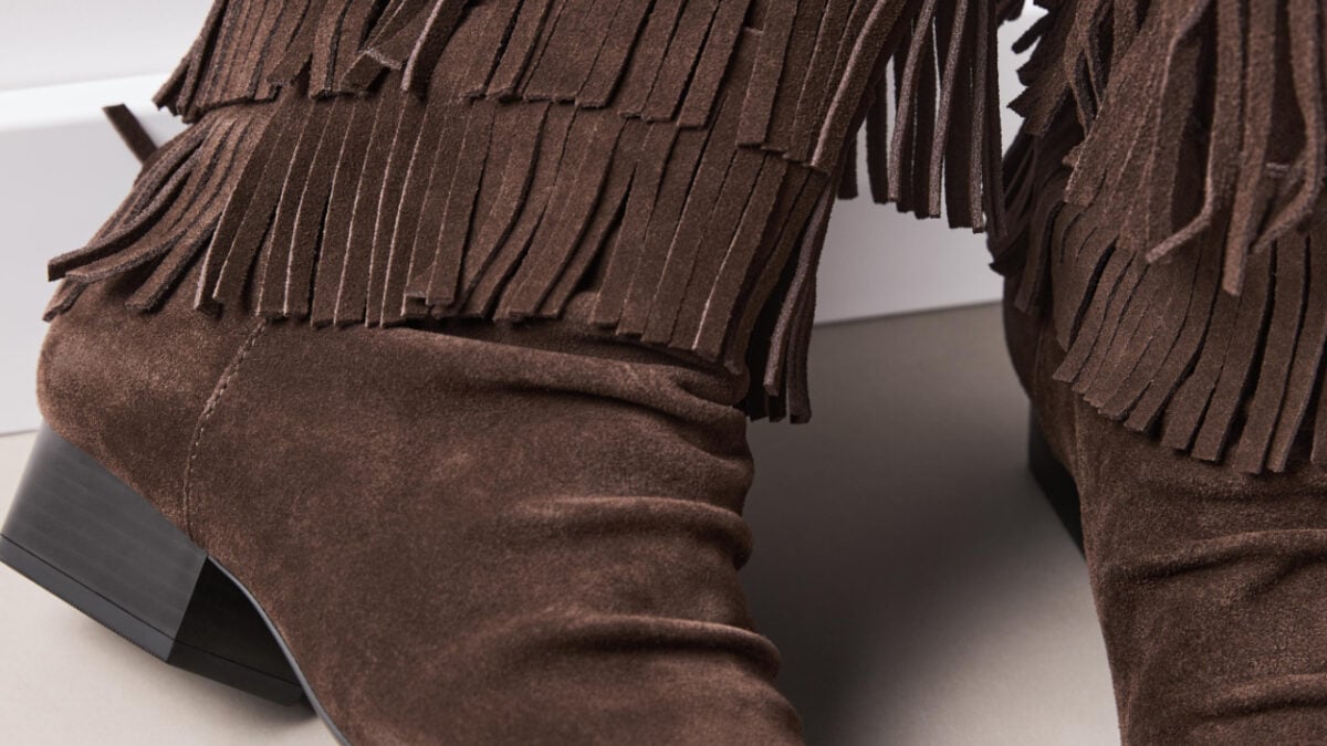 Le frange sono il dettaglio glam che impreziosisce le scarpe autunnali