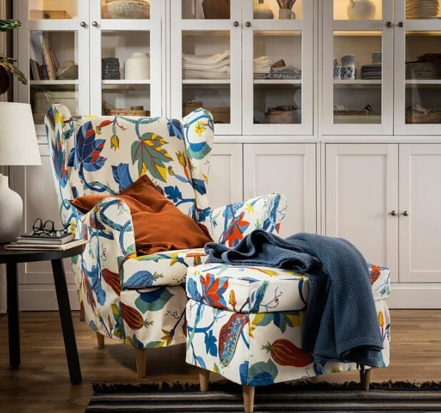 IKEA veste d’autunno la poltrona STRANDMON: guarda che restyling!