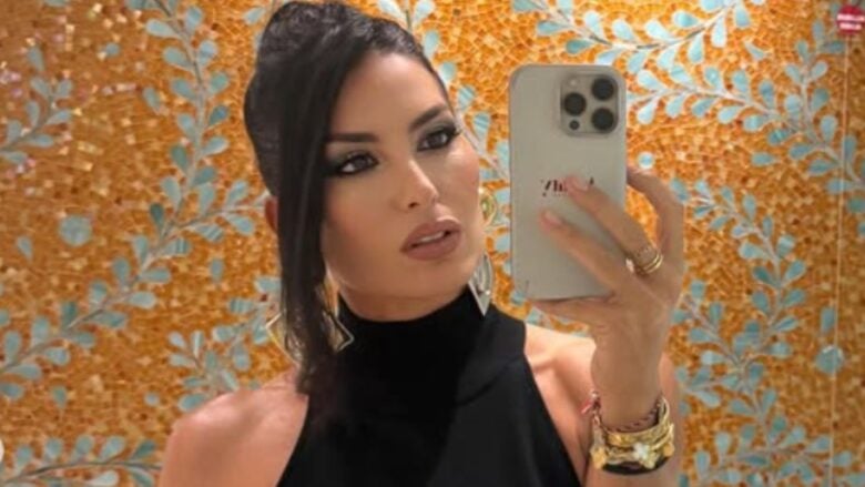 Elisabetta Gregoraci, non indovinereste mai quanto costa la sua nuova borsa griffata, perfetta per l’autunno!