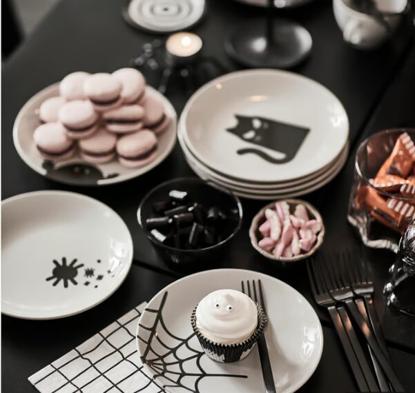 Decorazioni IKEA per Halloween 2025: stile e atmosfera con la linea KUSTFYR