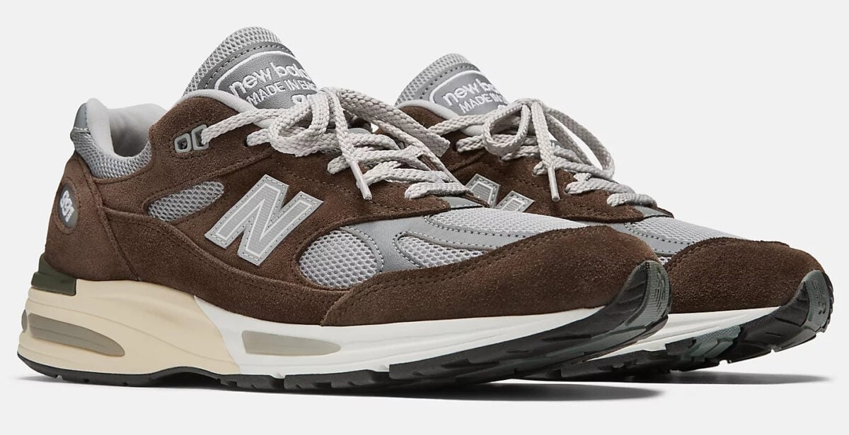 Le sneakers marroni si confermano il trend sporty glam anche di questo Autunno Le sneakers marroni si confermano il trend sporty glam anche di questo Autunno