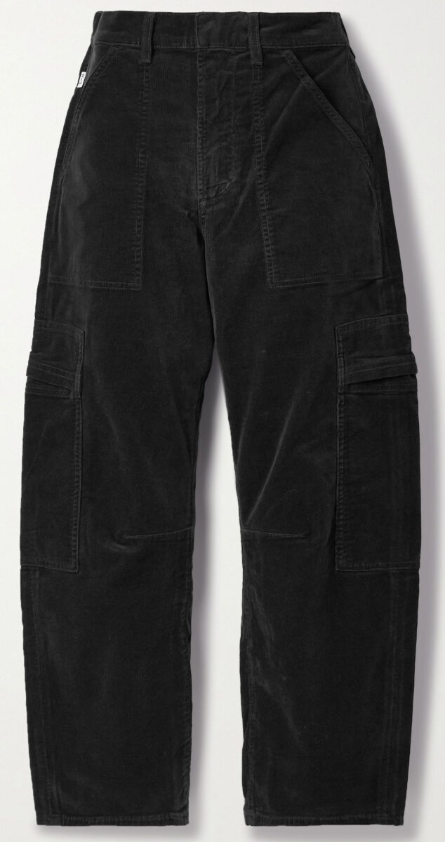 I pantaloni di velluto sono il trend glam chic del momento I pantaloni di velluto sono il trend glam chic del momento