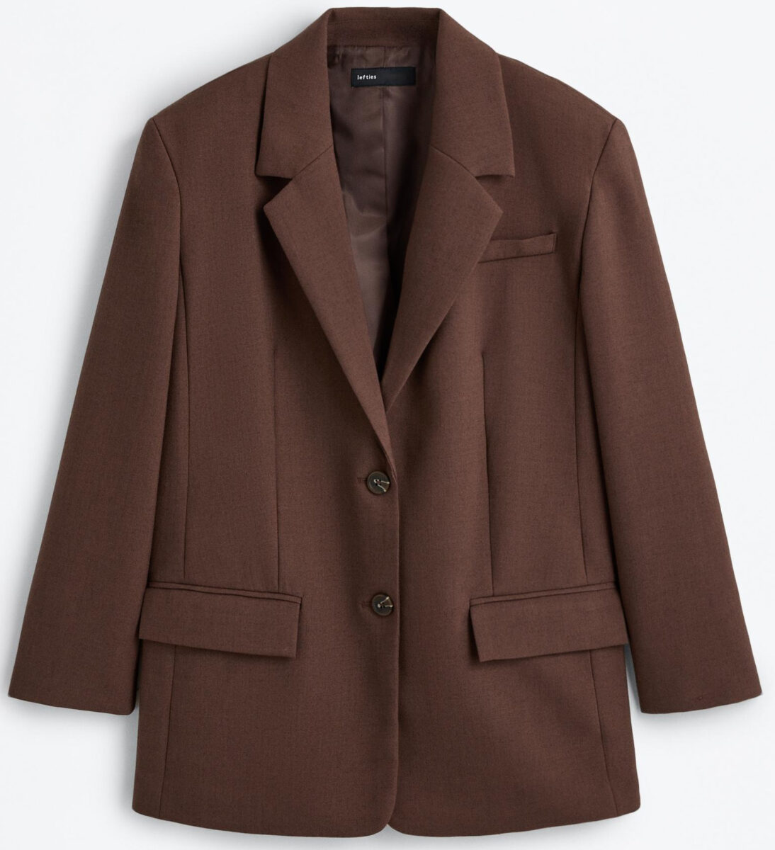 Eleganti e chic, i blazer marroni sono il pezzo forte dell’Inverno 2025