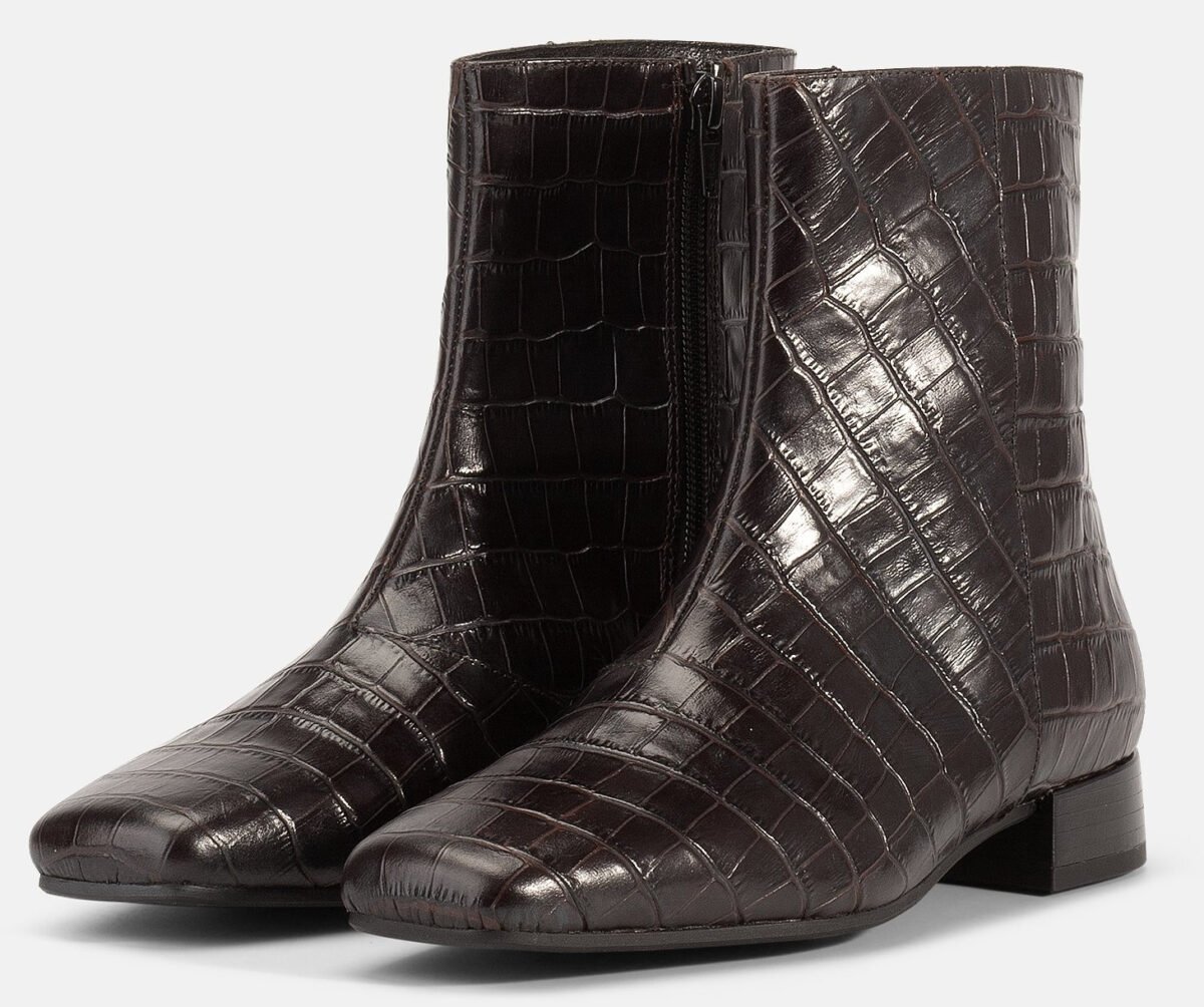 Sono le scarpe animalier le vere protagoniste dell’Autunno 2025 Sono le scarpe animalier le vere protagoniste dell’Autunno 2025