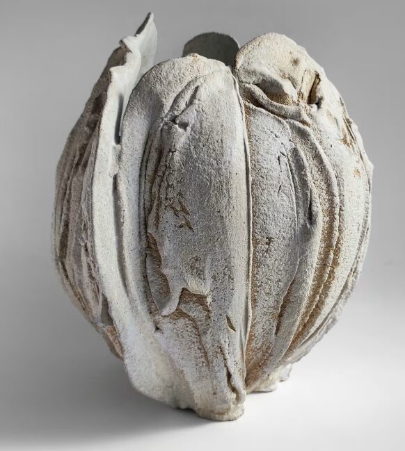 Kave Home scommette sull’arte: una gallery online per acquistare opere e arredare casa