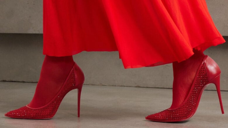 Le décolleté rosse più chic da sfoggiare ai party di Natale