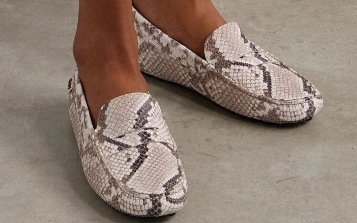 Audaci e trendy, i mocassini animalier conquistano il cuore delle fashion addicted Audaci e trendy, i mocassini animalier conquistano il cuore delle fashion addicted