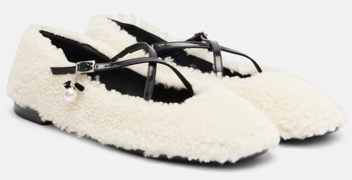 Le ballerine fluffy, comode e glam, si confermano le scarpe must have dell’Inverno 2025