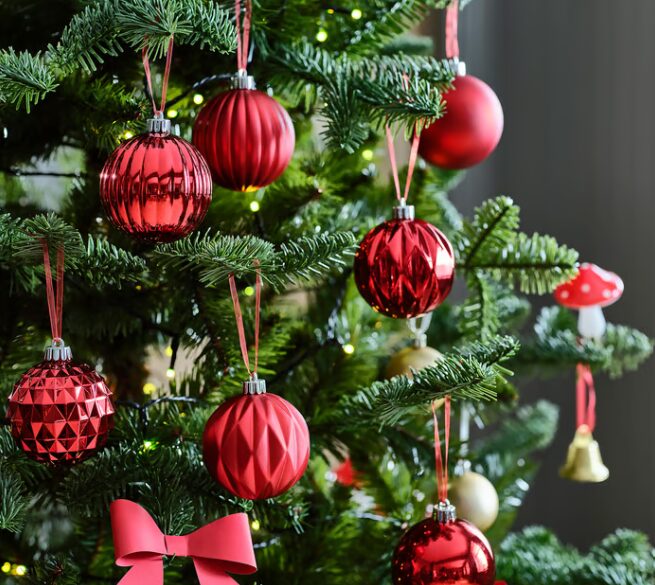 IKEA veste il Natale 2025: design, calore e tradizione in chiave contemporanea