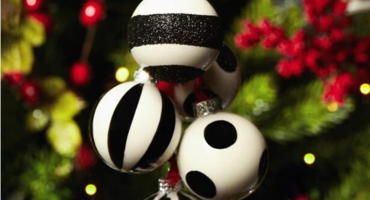 Natale 2025 in Bianco e Nero: una decorazione moderna, originale e di grande stile