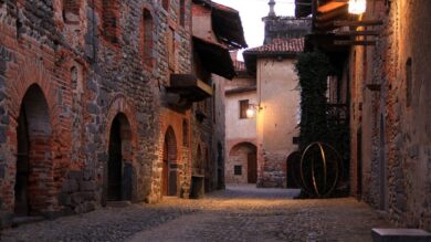 Questo borgo Piemontese che si illumina per le feste di Natale è pura magia!
