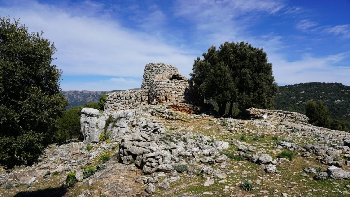 Voglia di rallentare? In questo borgo sardo è possibile farlo e ne vale davvero la pena Voglia di rallentare? In questo borgo sardo è possibile farlo e ne vale davvero la pena