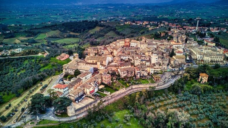 Un borgo Umbro dalla bellezza unica in cui assaggiare il celebre Sagrantino
