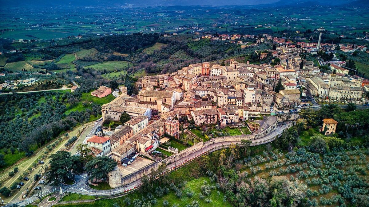 Un borgo Umbro dalla bellezza unica in cui assaggiare il celebre Sagrantino