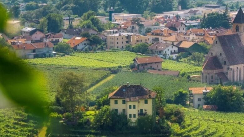 Questo Borgo dell’Alto Adige vi farà sognare con i suoi paesaggi e la sua storia