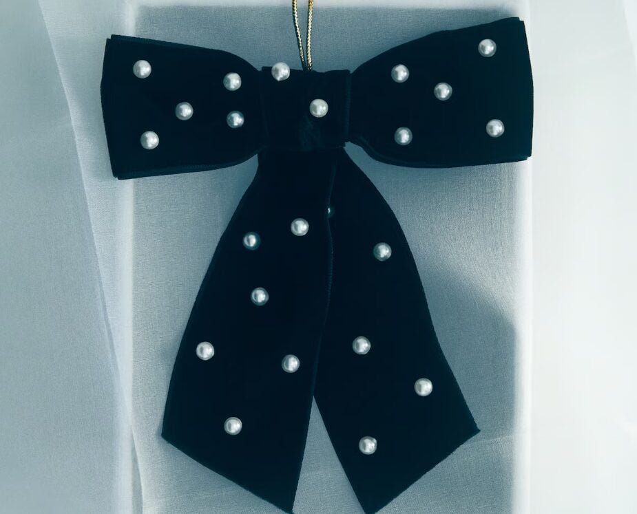 Natale 2025 in Bianco e Nero: una decorazione moderna, originale e di grande stile