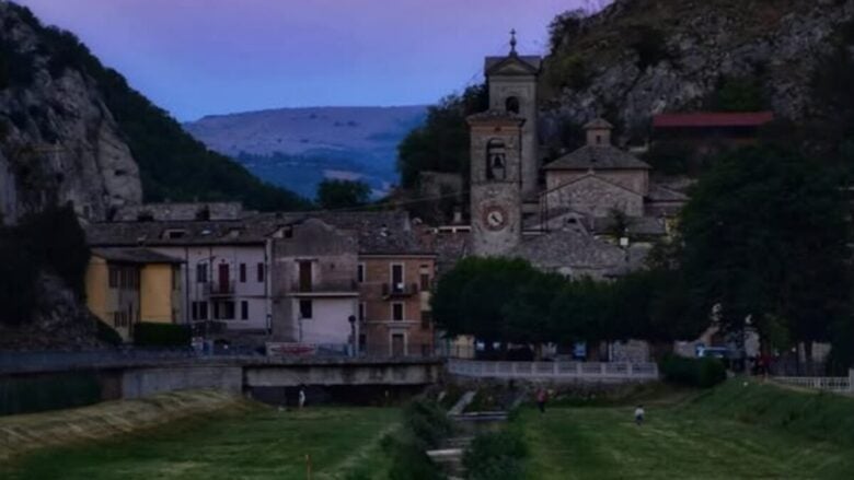 Ecco un borgo delle Marche per vivere un viaggio invernale tra natura e storia!