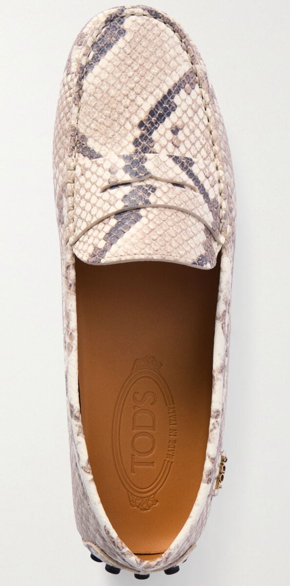 Audaci e trendy, i mocassini animalier conquistano il cuore delle fashion addicted Audaci e trendy, i mocassini animalier conquistano il cuore delle fashion addicted